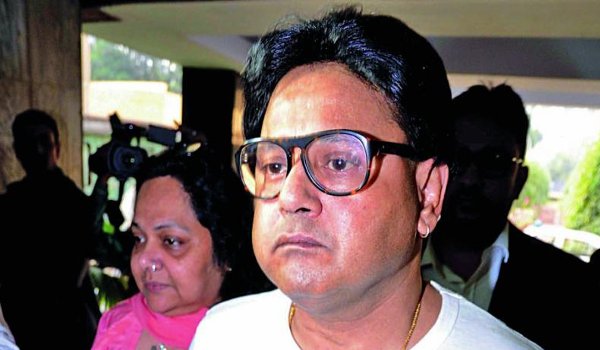 Rose Valley chit fund case : तापस पाल के खिलाफ सीबीआई को मिले अहम सुराग Rose Valley chit fund case : तापस पाल के खिलाफ सीबीआई को मिले अहम सुराग