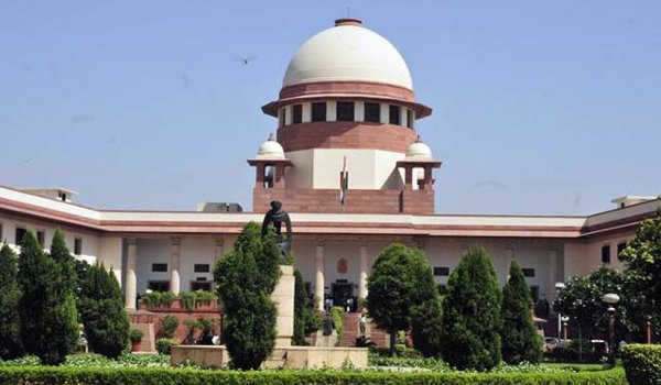 एयरसेल-मैक्सिस डील पर फैसले से पहले बैंकों ने लगाई सुप्रीम कोर्ट मेें अर्जी एयरसेल-मैक्सिस डील पर फैसले से पहले बैंकों ने लगाई सुप्रीम कोर्ट मेें अर्जी