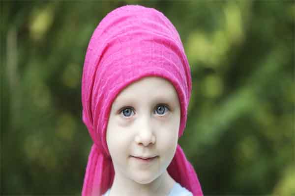child suffering from cancer in early age