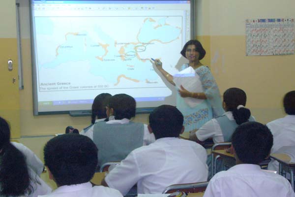 दिल्ली में सरकारी स्कूलों को स्मार्ट क्लास बनाने की योजना