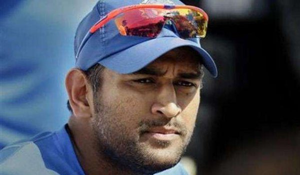 महेंद्र सिंह धोनी ने मोबाइल कंपनी के खिलाफ दायर की याचिका महेंद्र सिंह धोनी ने मोबाइल कंपनी के खिलाफ दायर की याचिका
