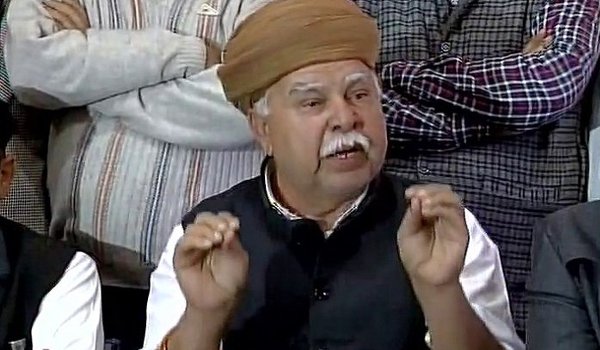 राजस्थान के वीरतापूर्ण इतिहास के साथ छेड़छाड़ बर्दाश्त नहीं होगी : लोकेन्द्र सिंह कालवी राजस्थान के वीरतापूर्ण इतिहास के साथ छेड़छाड़ बर्दाश्त नहीं होगी : लोकेन्द्र सिंह कालवी
