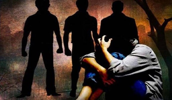 गोरखपुर : बकरी चराने गई 15 साल की लडकी से खेत में रातभर गैंगरेप गोरखपुर : बकरी चराने गई 15 साल की लडकी से खेत में रातभर गैंगरेप