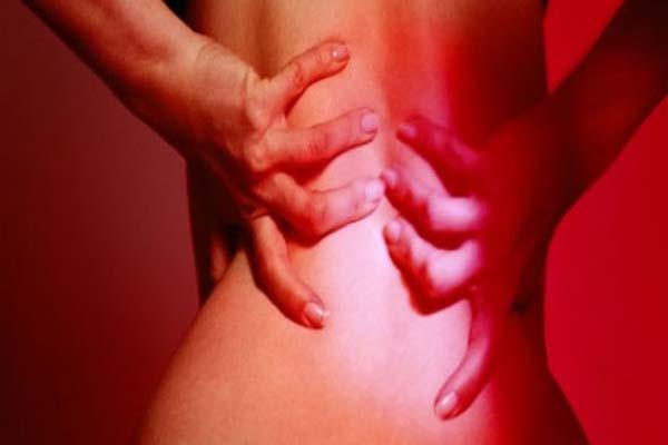 कमरदर्द और स्लिप डिस्क का इलाज कमरदर्द और स्लिप डिस्क का इलाज