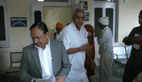 नाराजगी में कलक्टर के घर नहीं गए, पर कार्यालय में पहुंचे भाजपा जिलाध्यक्ष नाराजगी में कलक्टर के घर नहीं गए, पर कार्यालय में पहुंचे भाजपा जिलाध्यक्ष