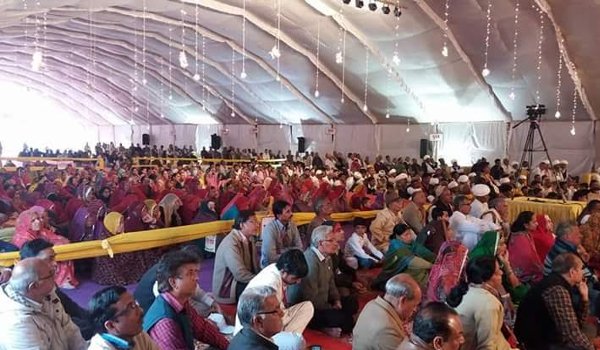 अपने सम्प्रदाय और गुरु को मानें सर्वश्रेष्ठ : स्वामी श्रवणानंद अपने सम्प्रदाय और गुरु को मानें सर्वश्रेष्ठ : स्वामी श्रवणानंद