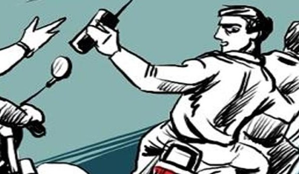 राह चलते युवक का मोबाइल छीनकर ले गए बाइक सवार राह चलते युवक का मोबाइल छीनकर ले गए बाइक सवार
