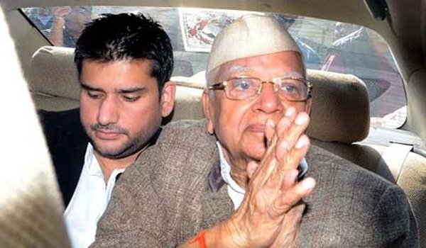 एनडी तिवारी ने छोडी कांग्रेस, बेटे समेत भाजपा में शामिल एनडी तिवारी ने छोडी कांग्रेस, बेटे समेत भाजपा में शामिल