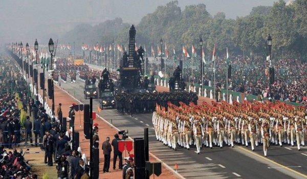 राजपथ पर परेड : पहली बार शामिल हुआ खाड़ी देश का सैन्य दस्ता राजपथ पर परेड : पहली बार शामिल हुआ खाड़ी देश का सैन्य दस्ता