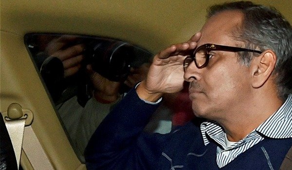 रोहित टंडन, लोढ़ा और कोटक के मैनेजर को 14 दिन के लिए जेल भेजा रोहित टंडन, लोढ़ा और कोटक के मैनेजर को 14 दिन के लिए जेल भेजा