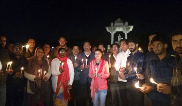 जयपुर में युवती से रेप की घटना : दीनदयाल वाहिनी का विरोध प्रदर्शन