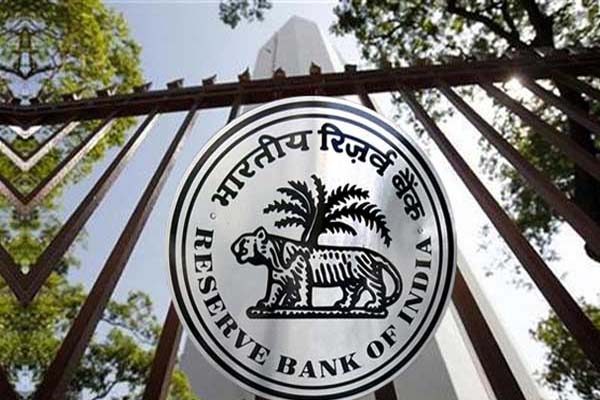 बैंक 40% नोट ग्रामीण इलाकों में पहुंचायें: RBI