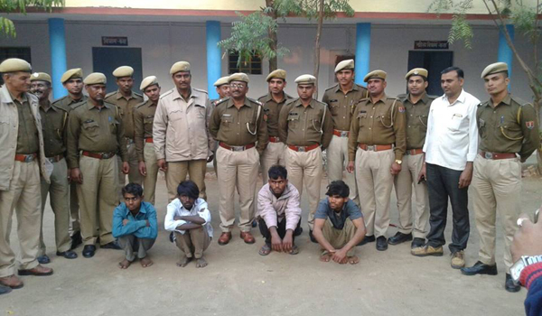 ब्लाइंड मर्डर सुलझाया, गैंगरेप कर की थी हत्या, चार गिरफ्तार ब्लाइंड मर्डर सुलझाया, गैंगरेप कर की थी हत्या, चार गिरफ्तार