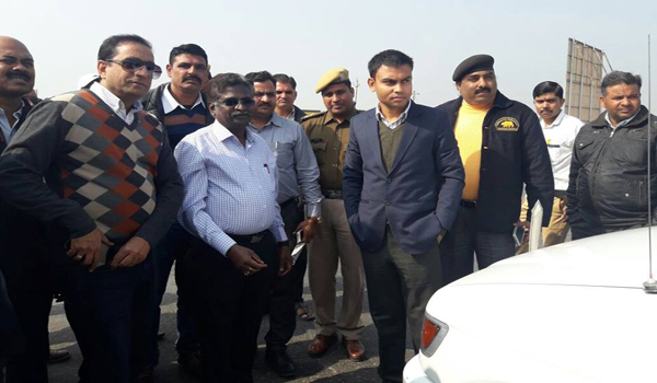 यातायात नियमों की पालना कर स्वयं को सुरक्षित बनायें यातायात नियमों की पालना कर स्वयं को सुरक्षित बनायें