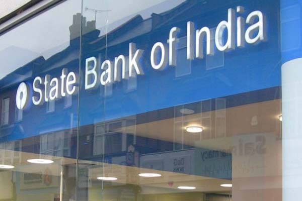 SBI ने ऋण पर ब्याज दर 0.9% घटाई