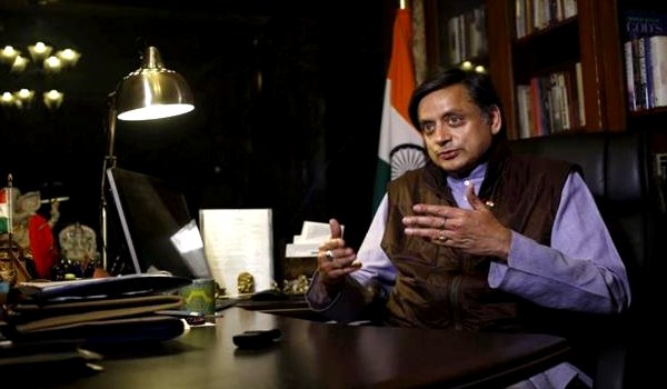 कांग्रेस नेता शशि थरूर फिर की प्रधानमंत्री मोदी की तारीफ कांग्रेस नेता शशि थरूर फिर की प्रधानमंत्री मोदी की तारीफ