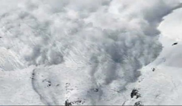 हिमस्खलन की दो घटनाओं में सेना के 10 जवान शहीद हिमस्खलन की दो घटनाओं में सेना के 10 जवान शहीद