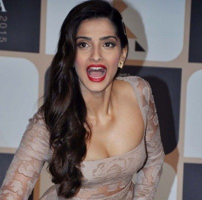 sonam-kapoor-oops-moment-7