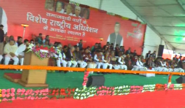 टीपू बने सपा के ‘सुल्तान,, मुलायम संरक्षक, शिवपाल और अमरसिंह को लगाया ठिकाने