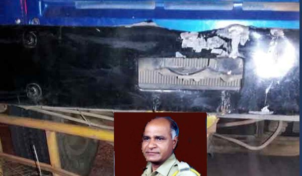 नाकाबंदी में तैनात सिपाहियों को ट्रक ने रौंदा, एक की मौत नाकाबंदी में तैनात सिपाहियों को ट्रक ने रौंदा, एक की मौत