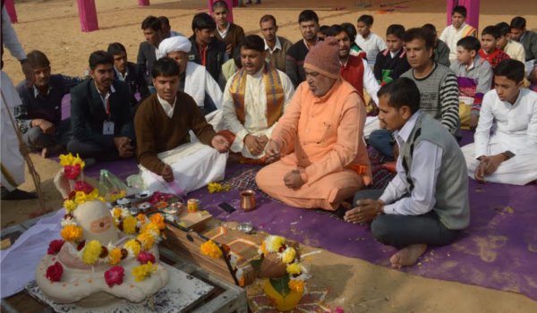 श्रीमदभागवत कथा एवं विष्णु महायज्ञ : भूमि पूजन और ध्वजारोहण