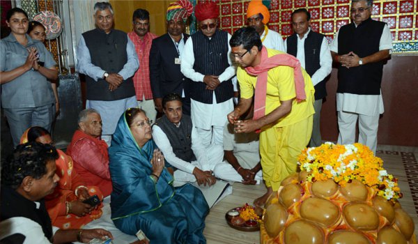 श्री श्रीयादे मंदिर से बदलेगी झालमंड की तस्वीर : मुख्यमंत्री राजे