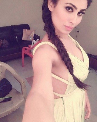 Mouni Roy Ready for Bollywood Hot Party @ ActHost.Blogspot.com