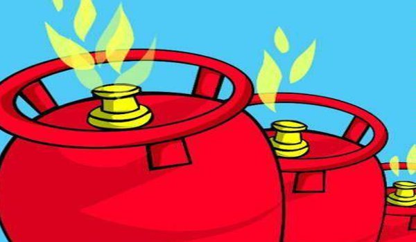 जोधपुर : घर में गैस सिलेण्डर फटा, फायरमैन झुलसा
