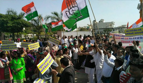 अजमेर कांग्रेस ने बिजली व्यवस्था के निजीकरण के खिलाफ खोला मोर्चा अजमेर कांग्रेस ने बिजली व्यवस्था के निजीकरण के खिलाफ खोला मोर्चा