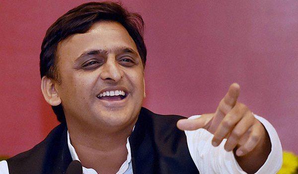 शिवपाल ने नई पार्टी बनाई तो सपा से सदस्यता हो जाएगी खत्म : अखिलेश शिवपाल ने नई पार्टी बनाई तो सपा से सदस्यता हो जाएगी खत्म : अखिलेश