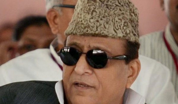 आजम का पीएम पर वार, बोले-गुजरात के गधों से हो रहा देश का नुकसान आजम का पीएम पर वार, बोले-गुजरात के गधों से हो रहा देश का नुकसान