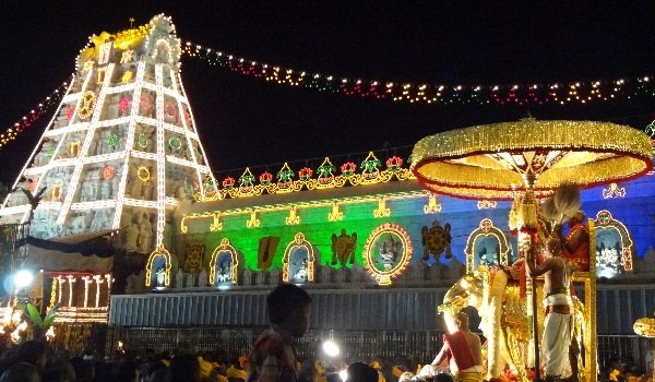 तिरूपति : शादी करने वाले दंपती को अब दिव्य आशीर्वाद भेजेगा बालाजी मंदिर तिरूपति : शादी करने वाले दंपती को अब दिव्य आशीर्वाद भेजेगा बालाजी मंदिर