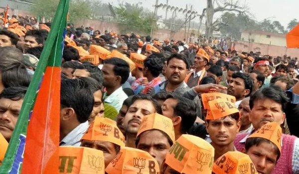 BJP gives tough fight to BJD in odisha panchayat polls