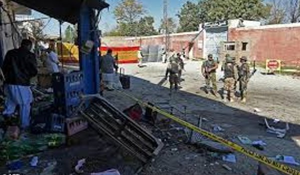 पाकिस्तान में आतंकी हमला, हमलावरों समेत 7 की मौत