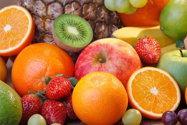 इन फलों को रात को खाने से हो सकता है नुकसान