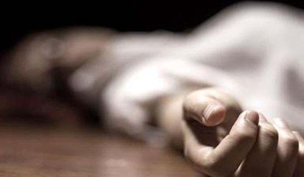 सोनारपुर में छात्रा का शव बरामद, रेप के बाद हत्या की आशंका सोनारपुर में छात्रा का शव बरामद, रेप के बाद हत्या की आशंका