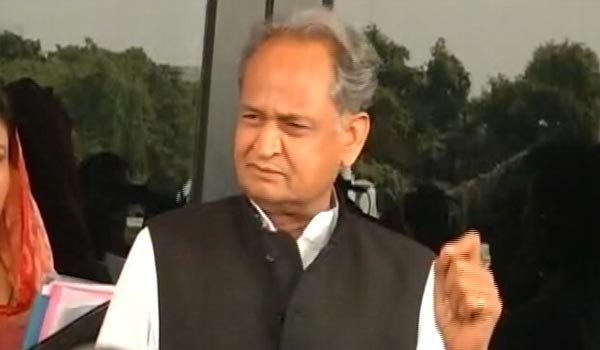 सरकार होमगार्ड कर्मियों की मांगों पर संवेदनशीलता से विचार करे : गहलोत सरकार होमगार्ड कर्मियों की मांगों पर संवेदनशीलता से विचार करे : गहलोत