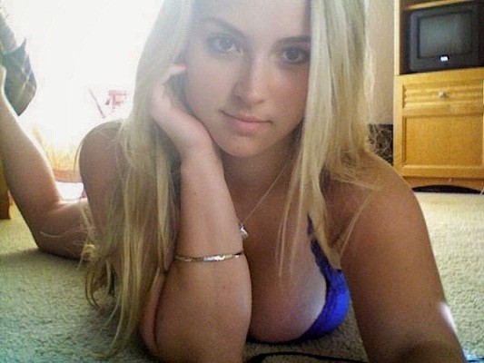 hot-girls-sexy-selfies-13apr23-27