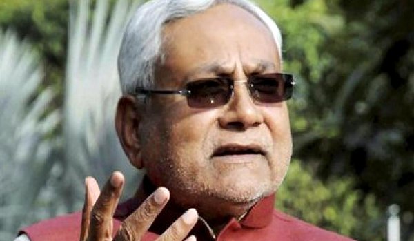 नोटबंदी पर नीतीश का यूटर्न : बीजेपी बताए कितना काला धन आया नोटबंदी पर नीतीश का यूटर्न : बीजेपी बताए कितना काला धन आया