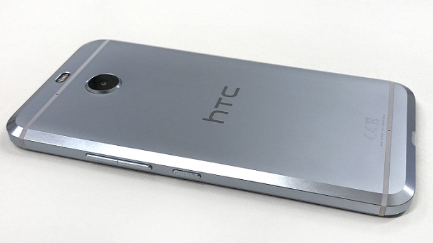 लॉन्च होते ही लाखों लोगों ने पसंद करा HTC का ये स्मार्टफोन, फीचर्स देखकर चौंक जाएंगे आप