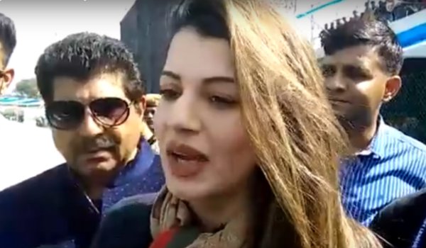 रजवाड़ा क्रिकेट लीग : अभिनेत्री कायनात अरोड़ा पहुंची कोटा रजवाड़ा क्रिकेट लीग : अभिनेत्री कायनात अरोड़ा पहुंची कोटा