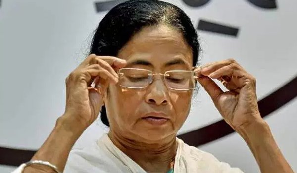 ममता कैबिनेट में फेरबदल, असीमा पात्र बने भूमि संस्करण मंत्री ममता कैबिनेट में फेरबदल, असीमा पात्र बने भूमि संस्करण मंत्री