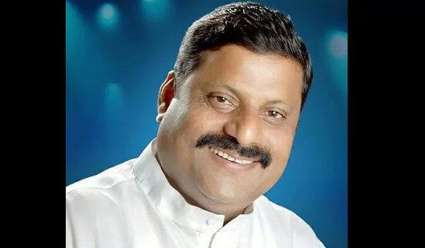 कांग्रेसी नेता मनोज म्हात्रे के हाथ काटने के बाद गोली मार कर हत्या कांग्रेसी नेता मनोज म्हात्रे के हाथ काटने के बाद गोली मार कर हत्या