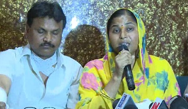 कोटा : विधायक पति प्रकरण दूसरे दिन भी नहीं थमा हंगामा कोटा : विधायक पति प्रकरण दूसरे दिन भी नहीं थमा हंगामा