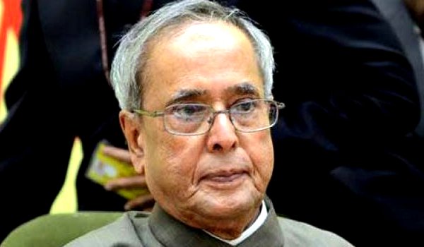 अभिभाषण : नोटबंदी और सर्जिकल स्ट्राइक की राष्ट्रपति ने की सराहना अभिभाषण : नोटबंदी और सर्जिकल स्ट्राइक की राष्ट्रपति ने की सराहना