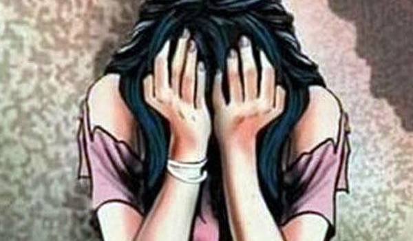 नाबालिग लडकी ने गांव के युवक पर लगाया रेप का आरोप नाबालिग लडकी ने गांव के युवक पर लगाया रेप का आरोप