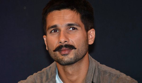 जल्दी फिर से शुरू होगी पद्मावती की शूटिंग : शाहिद कपूर जल्दी फिर से शुरू होगी पद्मावती की शूटिंग : शाहिद कपूर