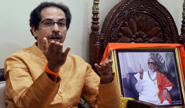 लाचार नहीं है शिवसेना : उद्धव ठाकरे लाचार नहीं है शिवसेना : उद्धव ठाकरे