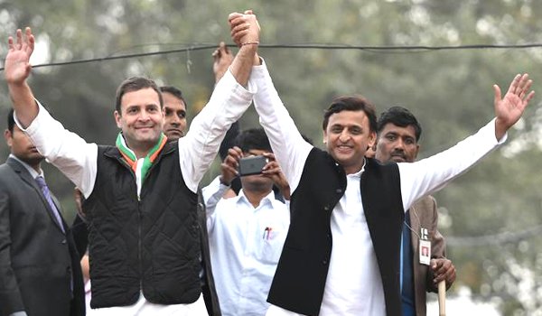 राहुल-अखिलेश ने आगरा में चार घंटे किया संयुक्त रोड शो