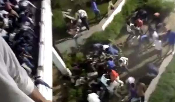 जयपुर : वीआईटी कॉलेज में मची भगदड़ से दीवार गिरी, कई घायल